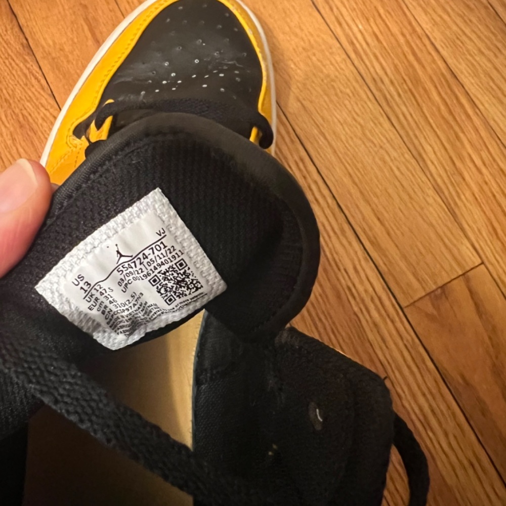 Nike Air Jordan 1 mid Taxi/White/Black - Picture 4 of 4
